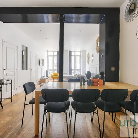 Urbanflat 34 - Beautiful 3 Bedrooms Louvre Apartment *