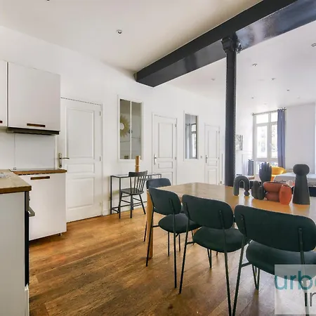 Urbanflat 34 - Beautiful 3 Bedrooms Louvre Apartment Paris